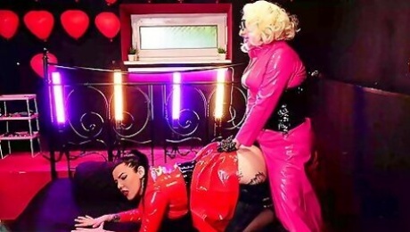 Hot Fetish Latex Lesbian Girls - Kinky Sex And Dirty Talk (arya Grander And Dredda Dark)