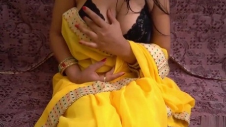 Solo Play with Boobs And Pussy wearing Sari