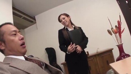 Gorgeous secretary indulges in steaming office XXX binge, gets trampy with vibrator.