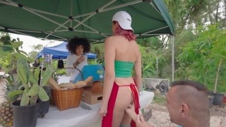 Outdoors video of amazing sex during camping with hot Roxie Sinner