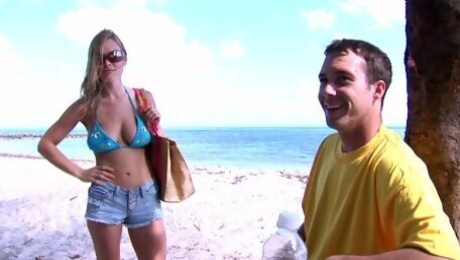 Beautiful slim big tits milf Ivana Bianchi gets laid on the beach