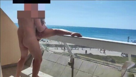 Italian Amateur - Risky fuck on vacation on the terrace