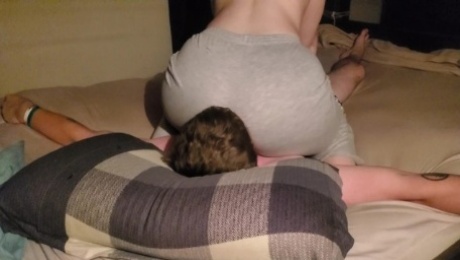 Big Booty 18 Year Old First Time Facesitting