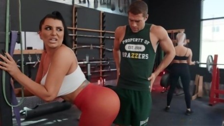 Sporty brunette mature Romi Rain gets fucked in the gym