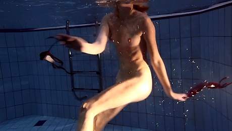 Underwater Show sexy tits movie